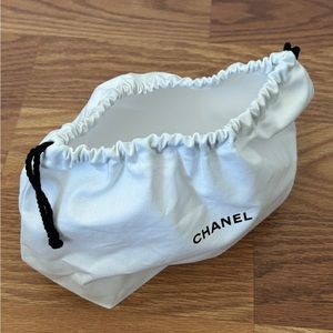 Authentic Chanel beauty large tousse dust bag makeup pouch